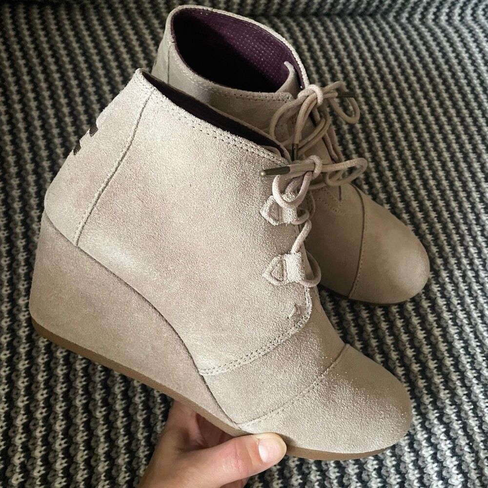 New TOMS Kala lace up tan wedge bootie women’s size 9.5